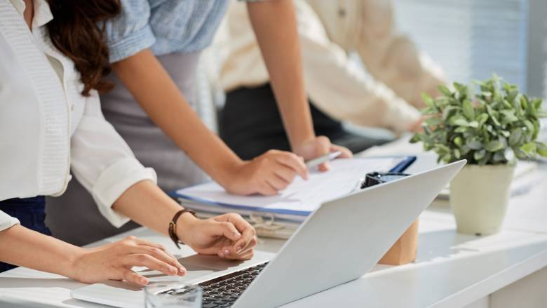 Δουλέψαμε 177 ημέρες το 2025 για να καλύψουμε τις υποχρεώσεις μας προς το κράτος, δείχνει μελέτη