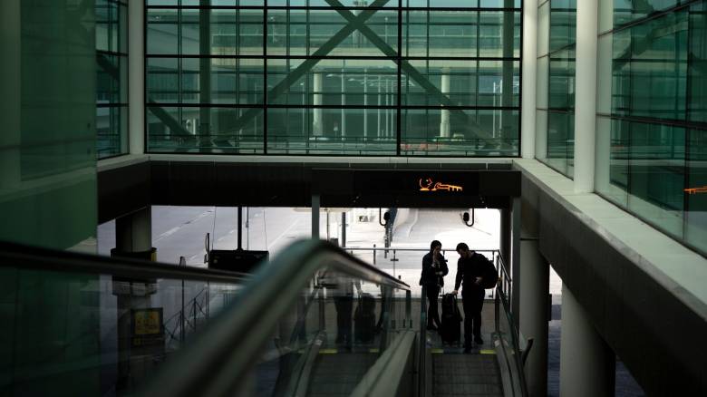 Κινητοποίηση στο αεροδρόμιο της Βαρκελώνης: Αστυνομικοί περικύκλωσαν αεροπλάνο μετά από «απειλή»