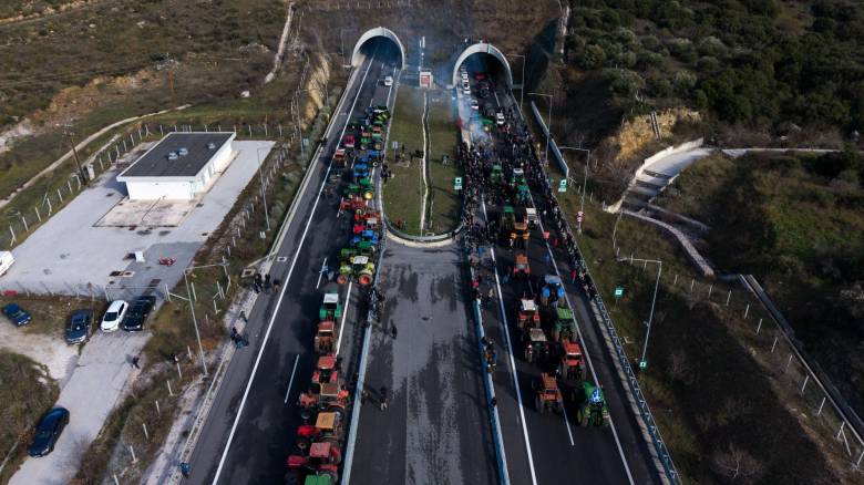 Οι αγρότες επιλέγουν εκπροσώπους για το ραντεβού με Μητσοτάκη: «Βήμα πίσω, απαιτούμε λύσεις»