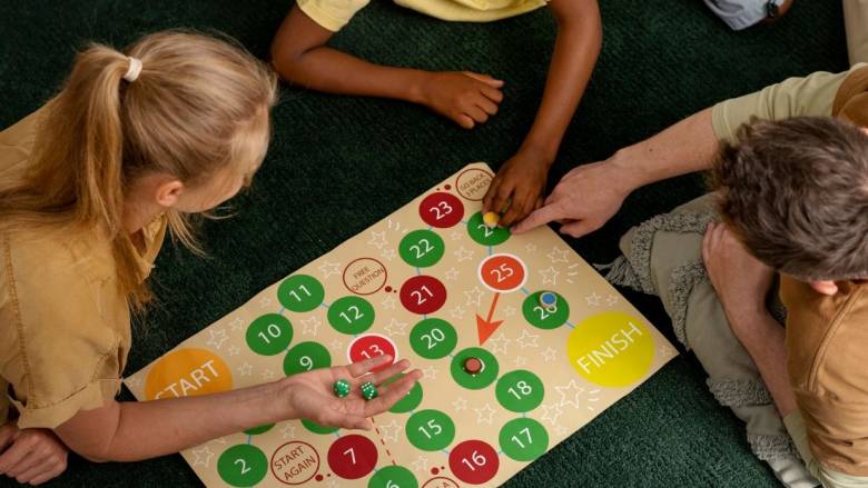 Έρευνα αναδεικνύει τα μακροχρόνια οφέλη για τον εγκέφαλο που έχουν τα επιτραπέζια παιχνίδια