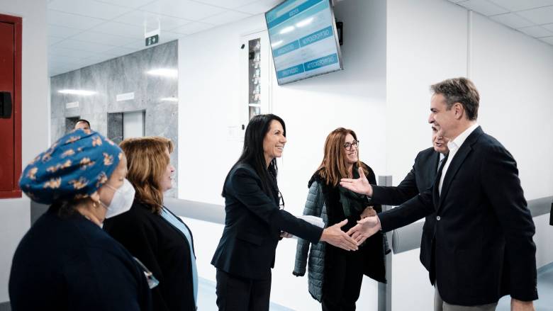 Επίσκεψη Μητσοτάκη στο ΓΝΑ «Κοργιαλένειο - Μπενάκειο» - Επιθεώρησε τις νέες εγκαταστάσεις των ΤΕΠ