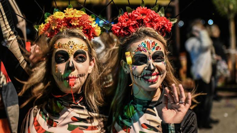 Απόκριες 2026: Πότε πέφτει η Τσικνοπέμπτη και Καθαρά Δευτέρα