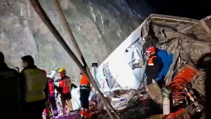 Όλα όσα ξέρουμε για τη σιδηροδρομική τραγωδία στην Ισπανία - Αγωνιώδεις έρευνες στα συντρίμμια