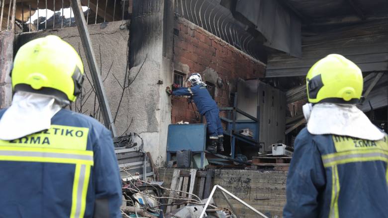 Πυρκαγιά σε εργοστάσιο στο Μενίδι: Συνελήφθη ο άνδρας που κατέγραψαν οι κάμερες