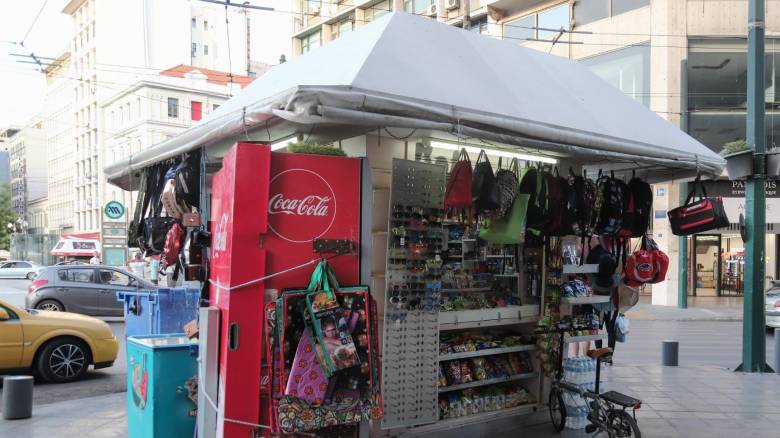 Τα convenience stores «εξαφανίζουν» περίπτερα και ψιλικατζίδικα από την αγορά