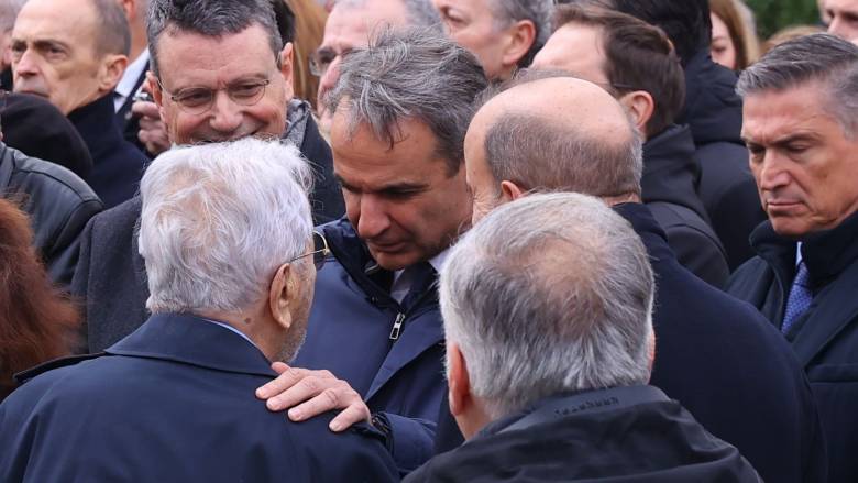 Κηδεία βιομήχανου Νικόλαου Στασινόπουλου - «Παρών» ο Κυριάκος Μητσοτάκης