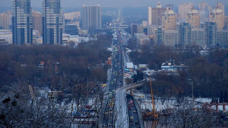 «Μπαράζ» ρωσικών αεροπορικών επιδρομών στο Κίεβο - Διακοπές ρεύματος και νερού