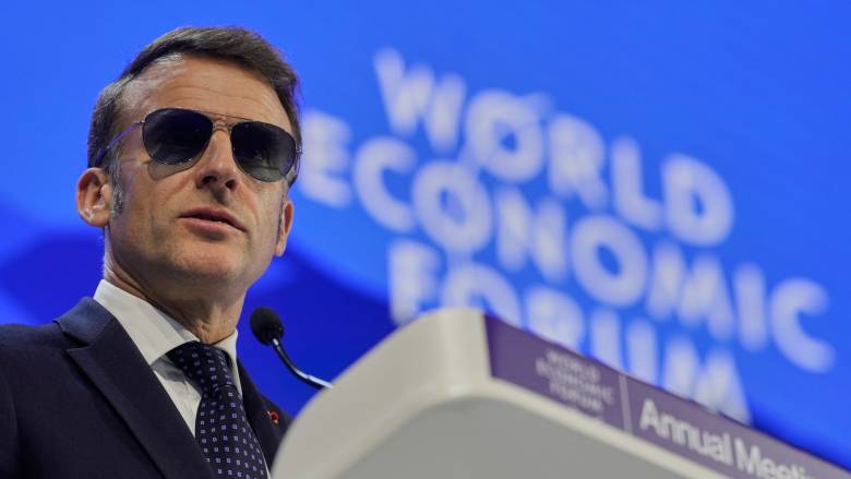 Πυρά Μακρόν από το Νταβός: «Υπάρχει στροφή προς έναν κόσμο χωρίς κανόνες»