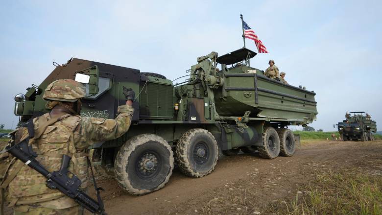 Οι ΗΠΑ μεταφέρουν 7000 κρατουμένους του ISIS από τη Συρία στο Ιράκ