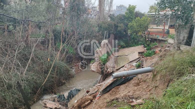 Εκκενώθηκαν τρία σπίτια στον Άγιο Δημήτριο λόγω της κακοκαιρίας