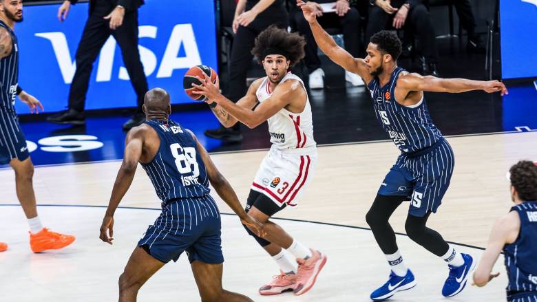 Νίκη του Ολυμπιακού στην Κωνσταντινούπολη με 74-68 επί της Εφές