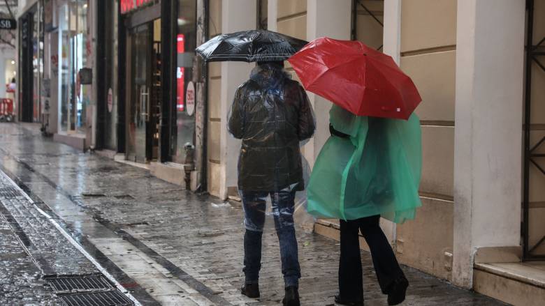 Κακοκαιρία: Άνοιξαν οι ουρανοί στην Αττική - Καταρρακτώδεις βροχές σε πολλές περιοχές