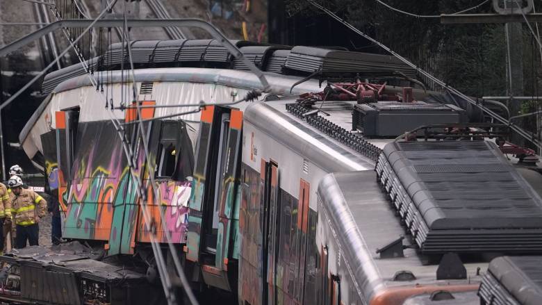 Νέο σιδηροδρομικό ατύχημα στην Ισπανία: Σύγκρουση τρένου με γερανoφόρο στην Καρθαγένη