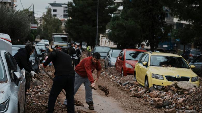 Εικόνες από τα πλημμυρισμένα ρέματα στην Αττική μέσα από αεροπλάνο