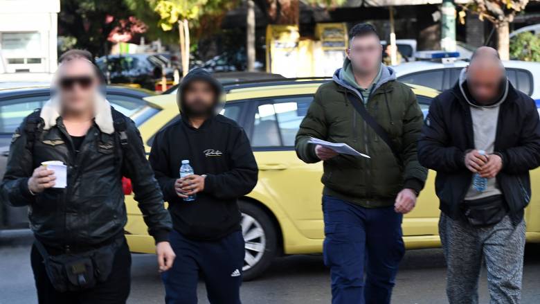 Στη Δικαιοσύνη οι δύο συλληφθέντες για την βόμβα σε νυχτερινό κέντρο στη Μιχαλακοπούλου