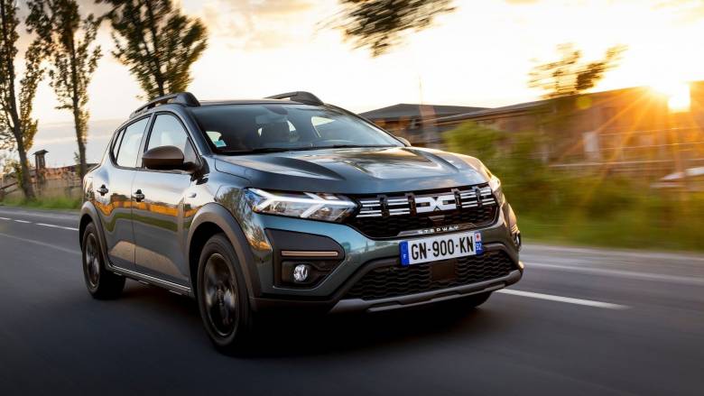 Η Dacia θα προσθέσει στη γκάμα της ένα νέο μικρο-μεσαίο οικογενειακό μοντέλο