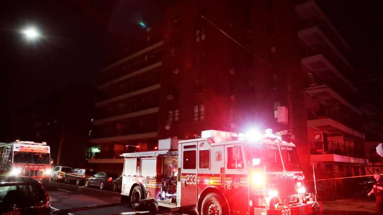 Φωτιά σε πολυώροφο κτήριο στη Νέα Υόρκη - Φόβοι για πολλά θύματα