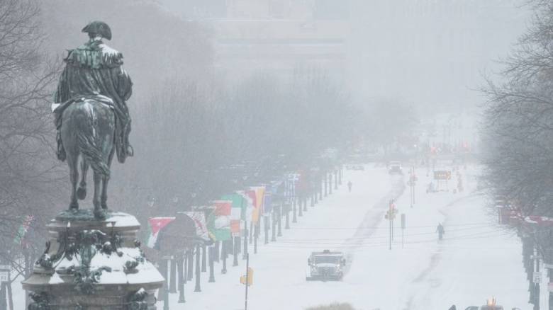 Σφοδρή χειμερινή καταιγίδα σαρώνει τις ΗΠΑ - Σε κατάσταση έκτακτης ανάγκης η Ουάσινγκτον