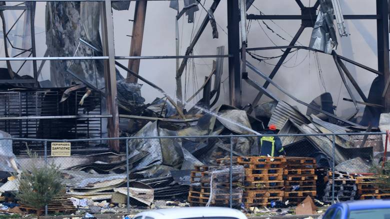 Τρίκαλα: Ποια σενάρια εξετάζονται για την τραγωδία στο εργοστάσιο της «Βιολάντα» - 4 γυναίκες νεκρές