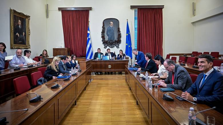 Βουλή: Στην αρμόδια κοινοβουλευτική επιτροπή το νομοσχέδιο για το μεταναστευτικό