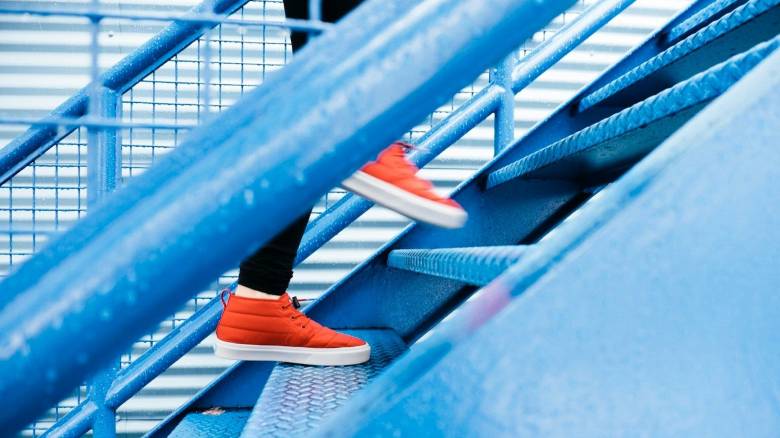 Οι πιο μικρές αλλαγές στον ύπνο, την άσκηση και τη διατροφή που μπορούν να αυξήσουν τη μακροζωΐα