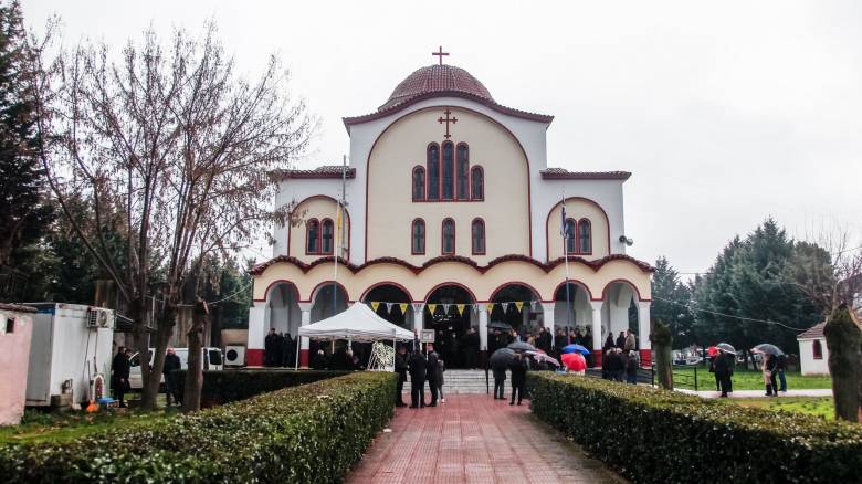 Σε βαρύ κλίμα οι κηδείες των τριών θυμάτων της τραγωδίας στην Βιολάντα