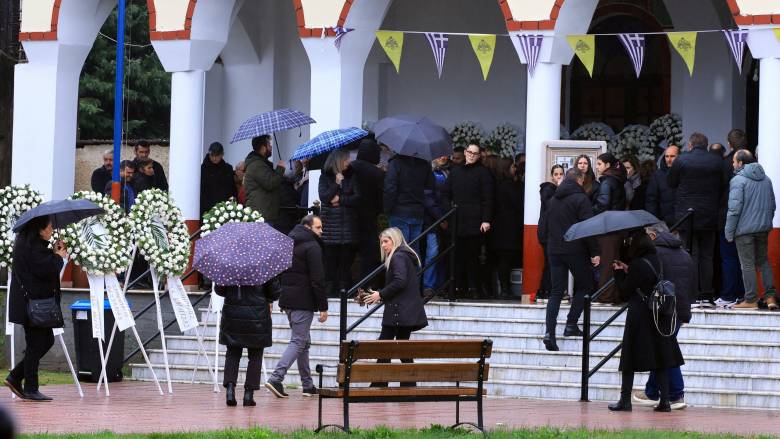 Βιολάντα: Σε κλίμα οδύνης η κηδεία της 47χρονης Σταυρούλας - Συγκλονισμένη η οικογένειά της