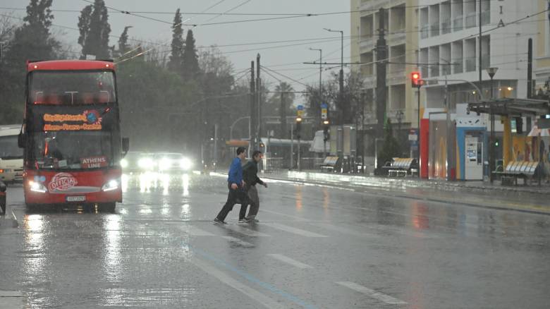 Κακοκαιρία: Από το μεσημέρι ισχυρές βροχές στην Αττική - Σε επιφυλακή ο κρατικός μηχανισμός