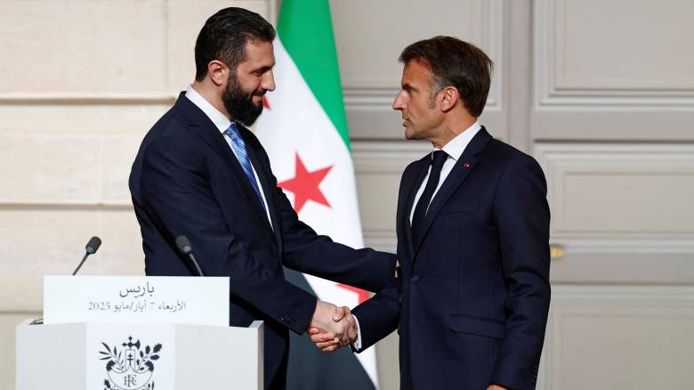 Συγχαρητήρια Μακρόν σε αλ Σάρα για τη συμφωνία των Κούρδων της Συρίας με τη Δαμασκό