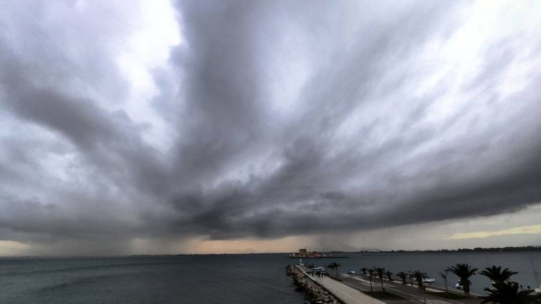 Κακοκαιρία: Καμπανάκι Μαρουσάκη για ανεμοστρόβιλους - «Θα φέρει πολλά χιόνια και όχι μόνο στα βουνά»