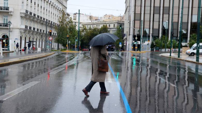 Η Αττική στο «μάτι» της νέας κακοκαιρίας με ισχυρές καταιγίδες - «Βροχή» τα 112 σε όλη τη χώρα