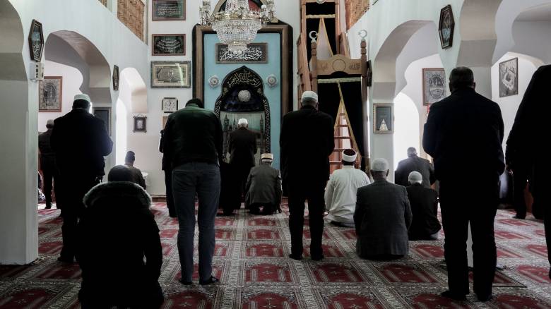 Εντολή απέλασης Μπαγκλαντεσιανού που λειτουργούσε παράνομο τζαμί στην Αθήνα