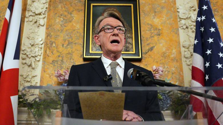 Σκάνδαλο Έπσταϊν: Παραιτήθηκε από το Εργατικό Κόμμα ο πρώην υπουργός Πίτερ Μάντελσον