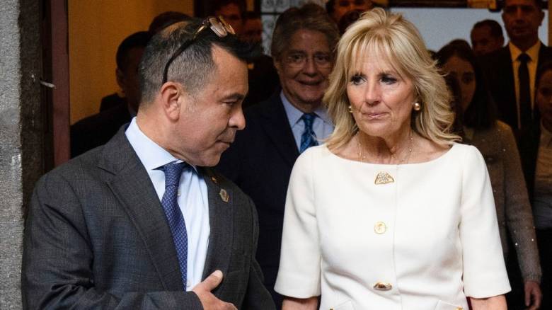 Συνελήφθη ο πρώην σύζυγος της Τζιλ Μπάιντεν - Κατηγορείται για τη δολοφονία της νυν συζύγου του