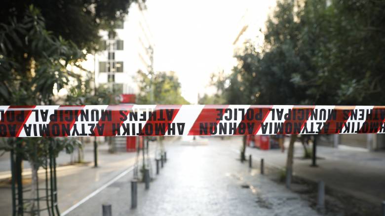 Ερμού: Γυψοσανίδα έπεσε και τραυμάτισε 70χρονη - Μεταφέρθηκε στο νοσοκομείο