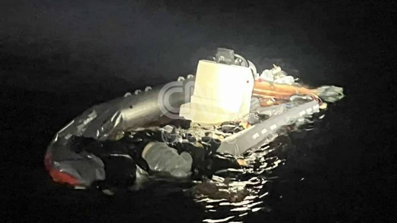 Φωτογραφικό ντοκουμέντο από την τραγωδία στη Χίο: Το ταχύπλοο των διακινητών μετά τη σύγκρουση