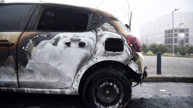 Μολότοφ, κοντάρια και ναρκωτικά: Τι βρέθηκε στο ΑΠΘ μετά τα επεισόδια