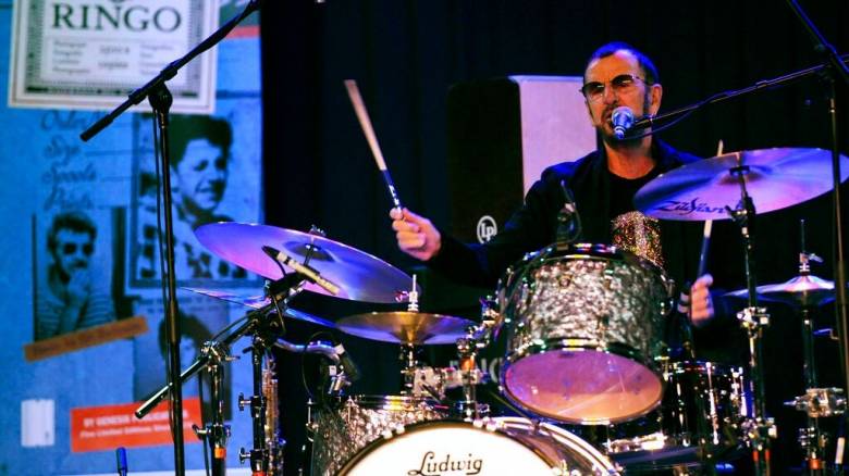 Ντραμς του Ringo Star και κιθάρα του Κερτ Κομπέιν σε δημοπρασία στο Λος Άντζελες