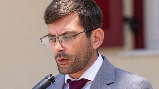 Παρών στη γιορτή για την εθνική επέτειο ο δήμαρχος του Άη Στράτη που δίνει μάχη με τον καρκίνο