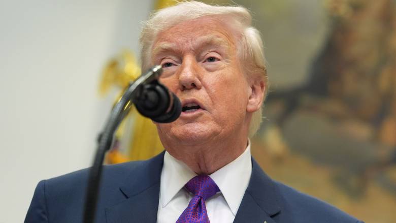 «Τρικλοποδιά» Τραμπ σε ιστορική απόφαση για το κλίμα - «Θεμέλιο της πράσινης Νέας Απάτης»