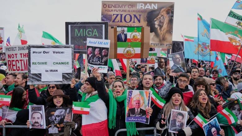 Σχεδόν 200.000 άνθρωποι διαδήλωσαν στο Μόναχο κατά των ιρανικών αρχών