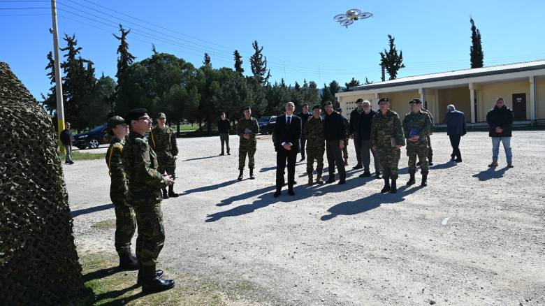 Δένδιας: Να μπει τέλος στη θητεία «παρωδία» - Ενεργή η απειλή και 10 φορές μεγαλύτερή μας