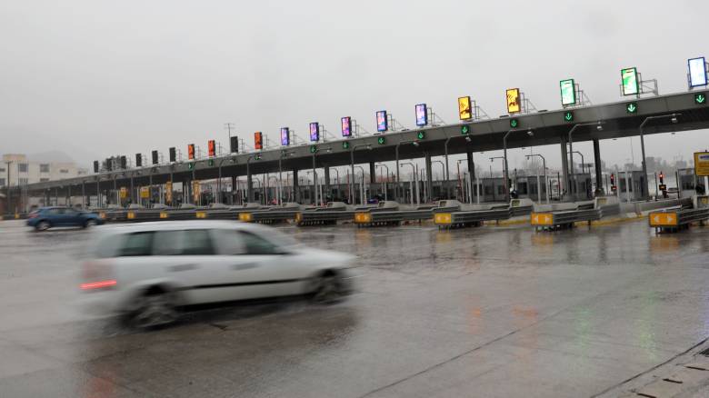 Σε εξέλιξη η έξοδος για το τριήμερο της Αποκριάς: Υπό βροχή η κίνηση στις εθνικές οδούς