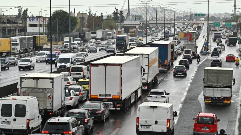 Εξοδος Αποκριάς: Στο «κόκκινο» Κηφισός και Αττική Οδός, μποτιλιάρισμα στο κέντρο της Αθήνας