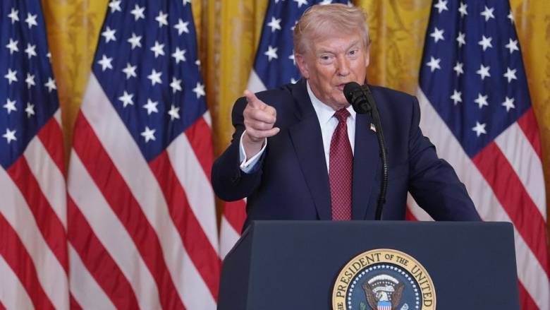 O Τραμπ «ευχαριστεί» το Ανώτατο Δικαστήριο για το μπλόκο στους δασμούς - «Μου δώσατε νέες εξουσίες»