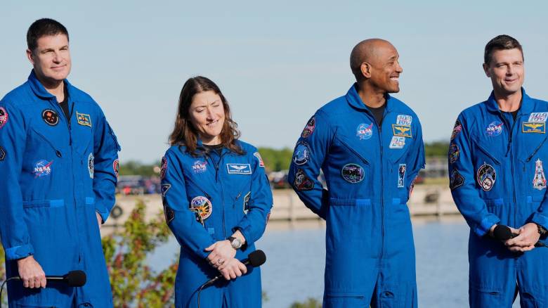 NASA: Πρόβλημα με την αποστολή που θα φέρει αστροναύτες κοντά στη Σελήνη - Αλλάζουν τα σχέδια