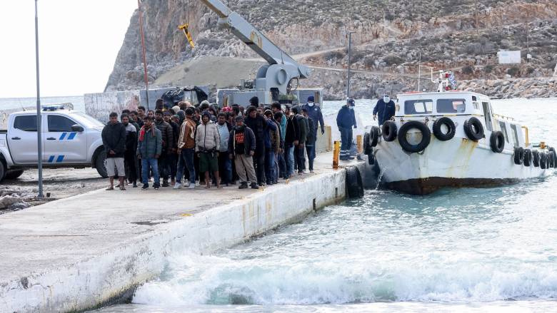 Κρήτη: Ένας 25χρονος και ένας 19χρονος συνελήφθησαν ως οι διακινητές στο ναυάγιο των Καλών Λιμένων