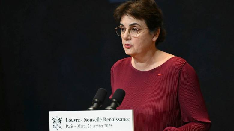 Παραιτήθηκε η πρόεδρος του Μουσείου του Λούβρου - Δεκτή η απομάκρυνσή της από τον Μακρόν