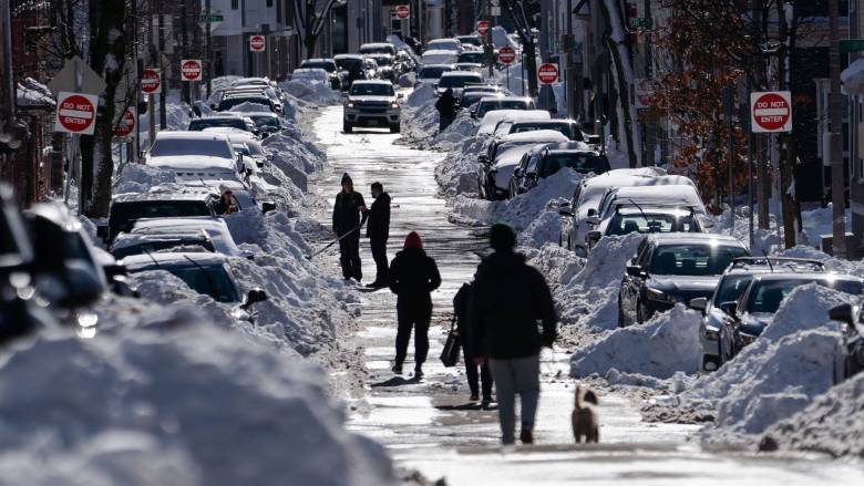 Καμπανάκι στις ΗΠΑ για νέο «κύμα» κακοκαιρίας: Στο «σκοτάδι» 250.000 νοικοκυριά, κλειστά σχολεία