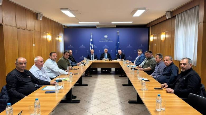 Συνάντηση Τσιάρα με την Ομοσπονδία Αγροτικών Συλλόγων Λάρισας: Στοίχημα η διάσωση της κτηνοτροφίας